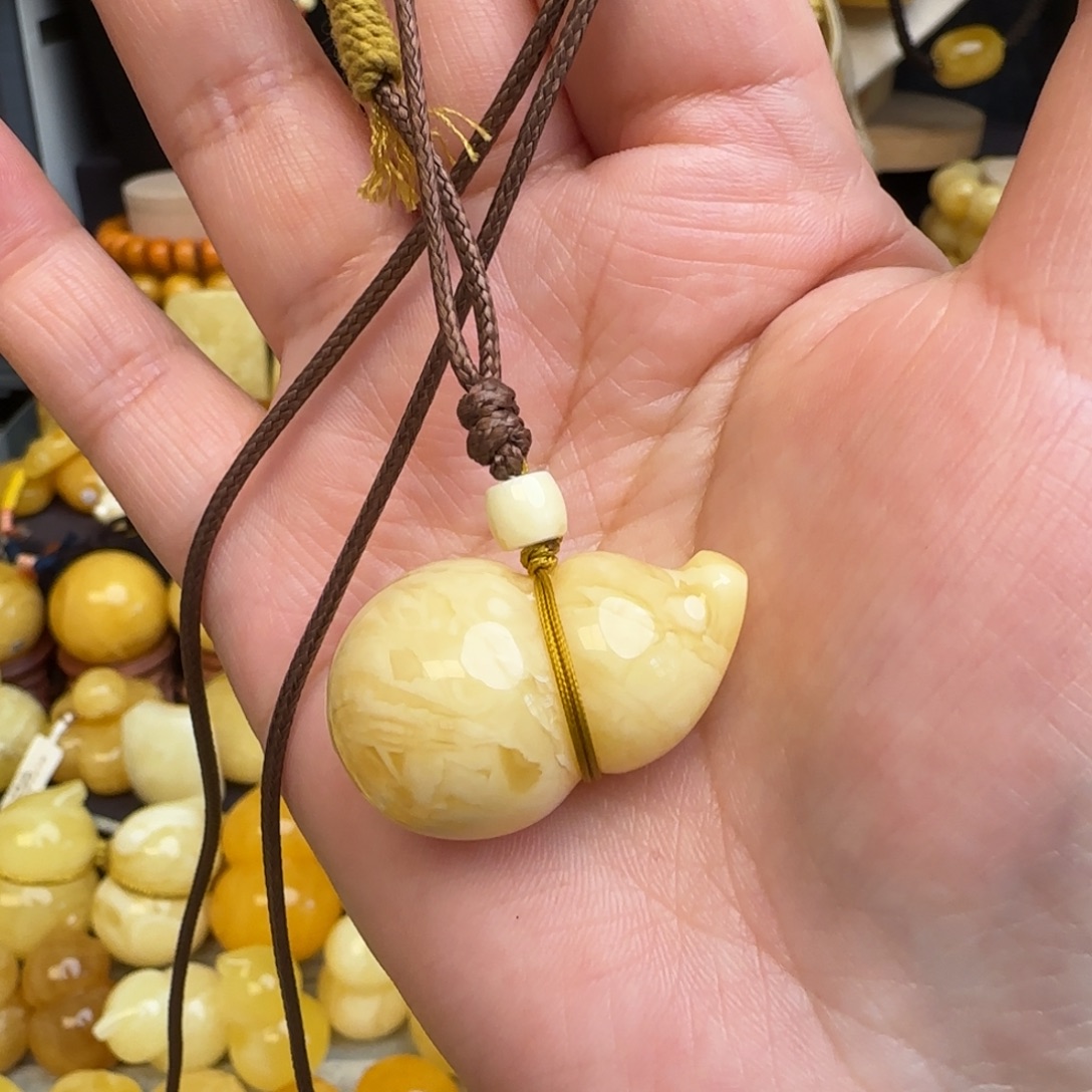 琥珀未镶嵌套链天然俄料浓白妖花蜜蜡葫芦吊坠