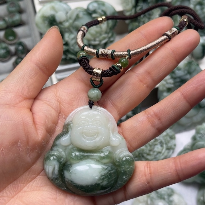 透闪石-蛇纹石玉颈饰未镶嵌