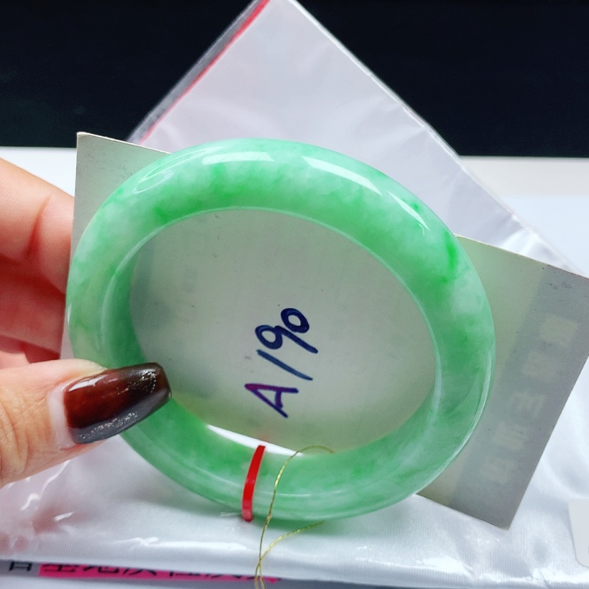 【闪购商品】翡翠手镯未镶嵌 正圈56