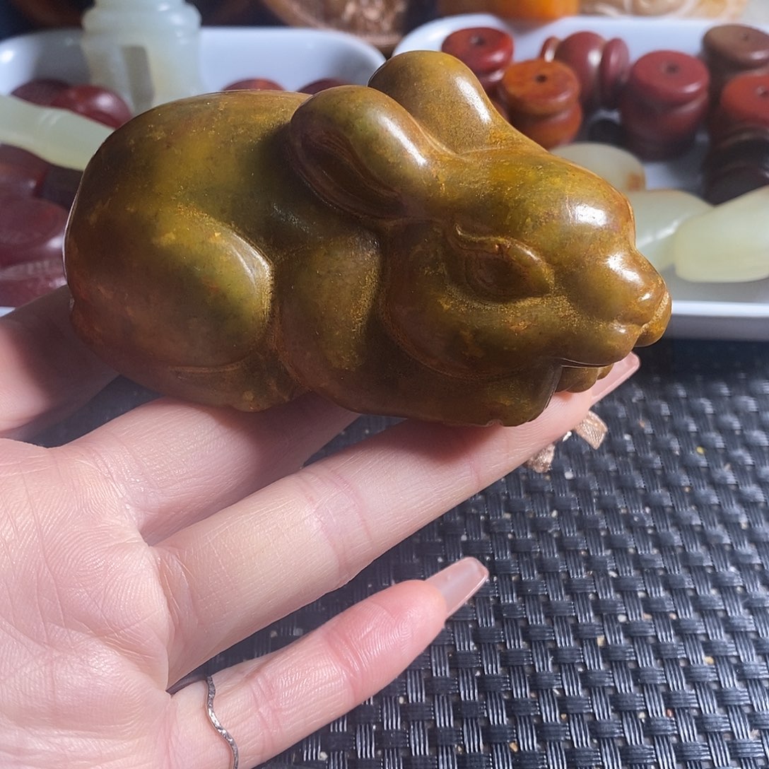 岫玉未镶嵌珠宝奇石