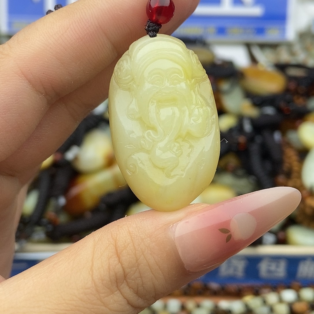 石英质玉未镶嵌颈饰