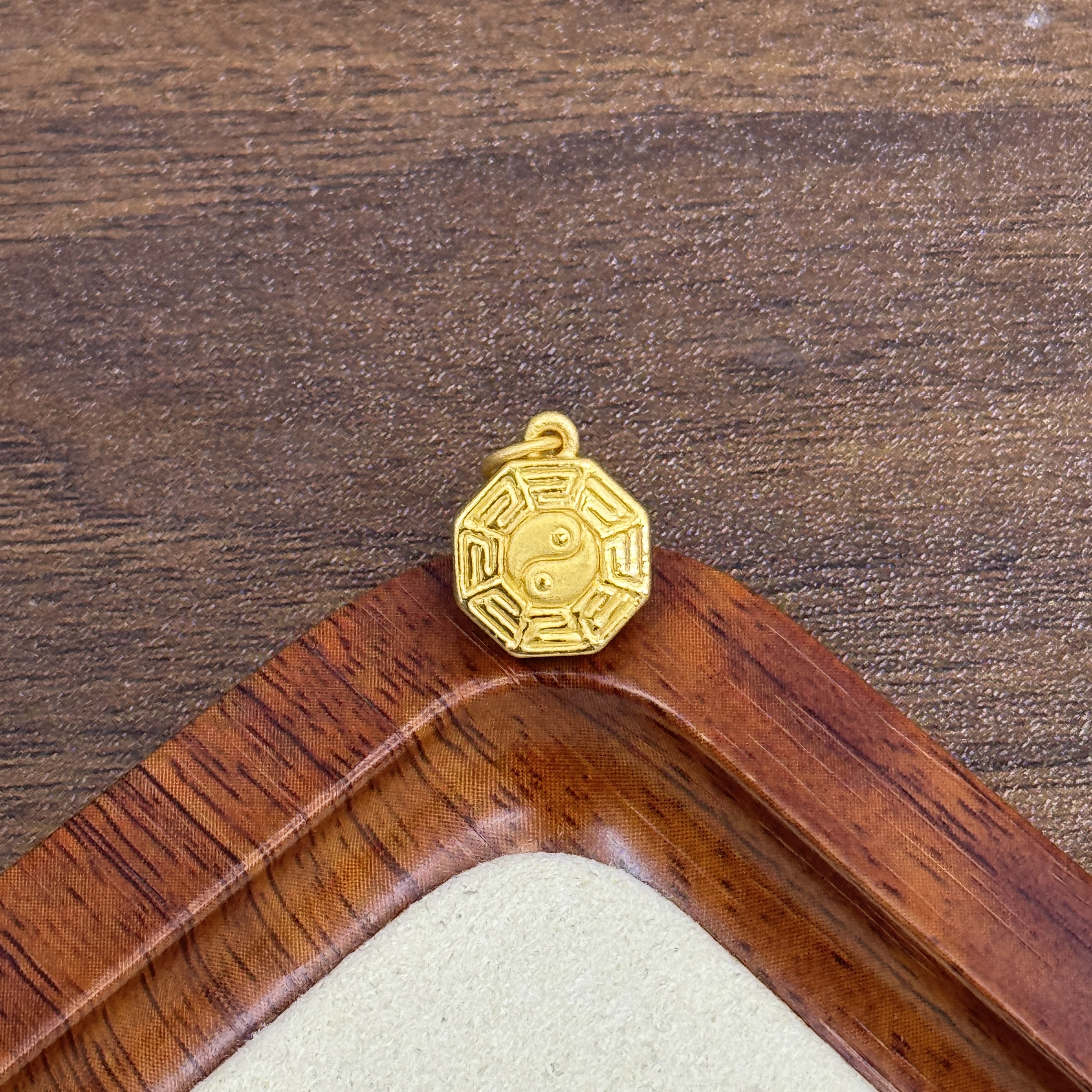 辉通黄金足金999太极八卦提溜DP2296