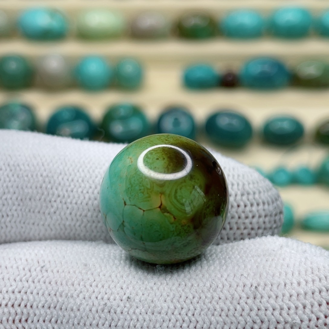 未镶嵌绿松石珠宝奇石