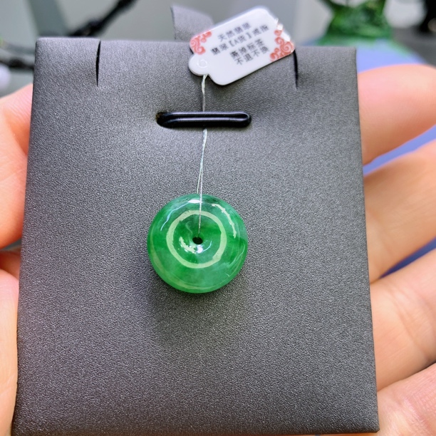 缅甸天然翡翠A货冰润绿乌鸡平安扣A792#