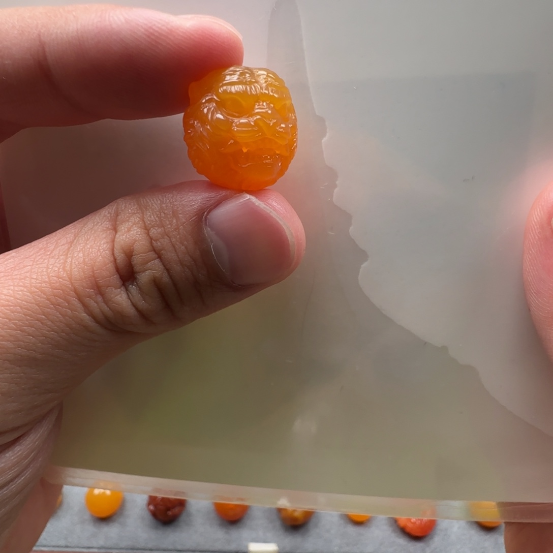 彬***4石英质玉未镶嵌颈饰