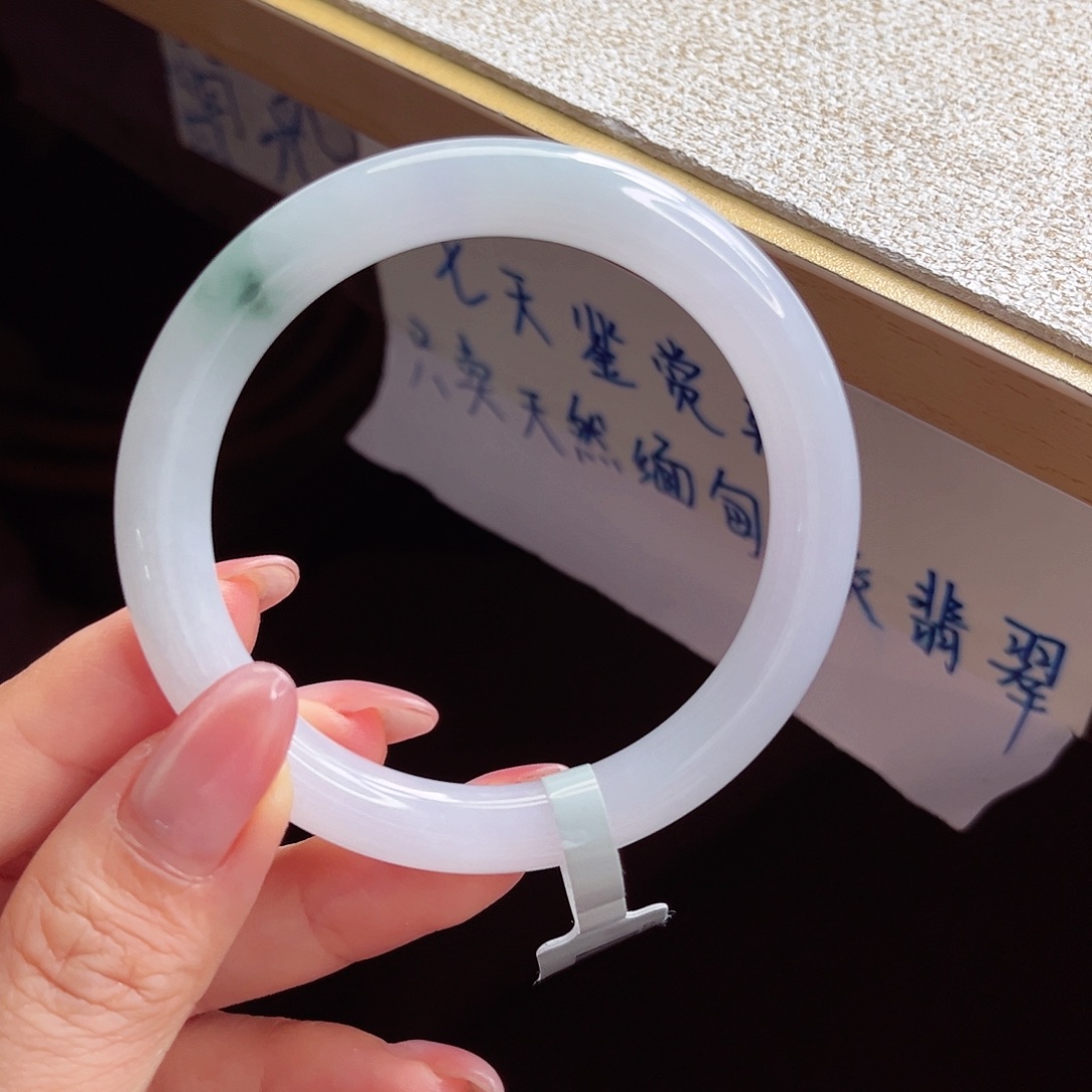 翡翠未镶嵌手镯手镯