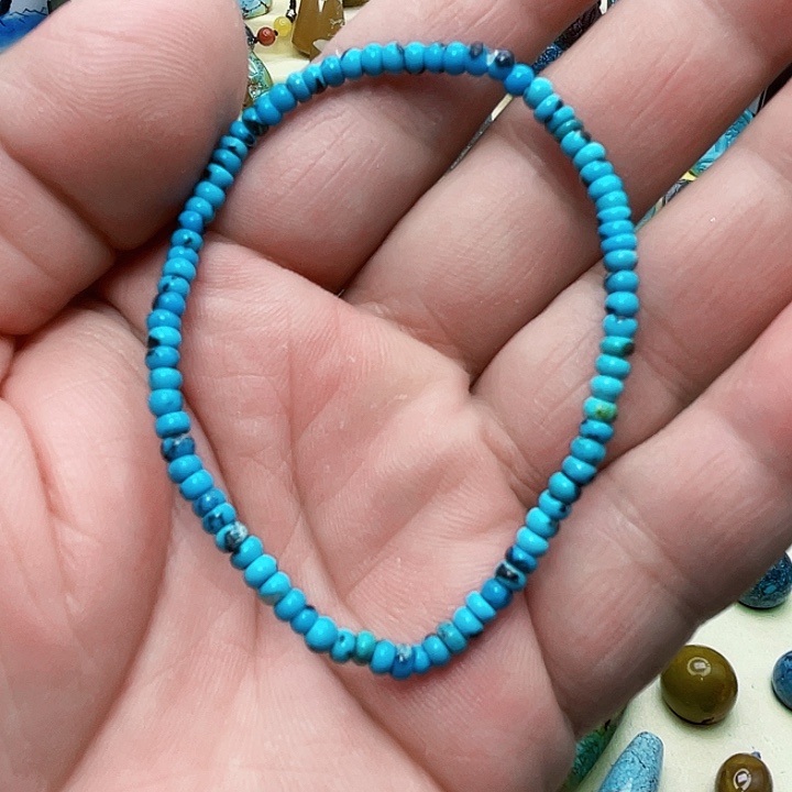 绿松石颈饰未镶嵌