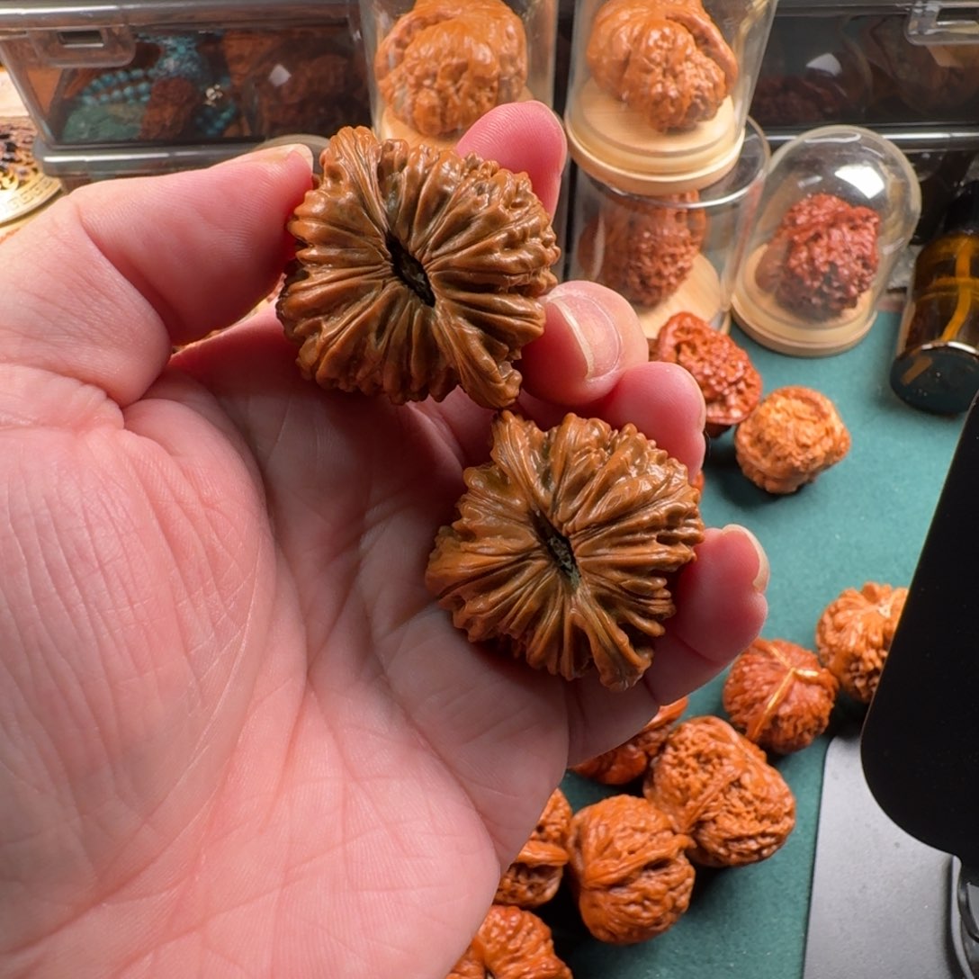 文玩核桃吊坠四座楼