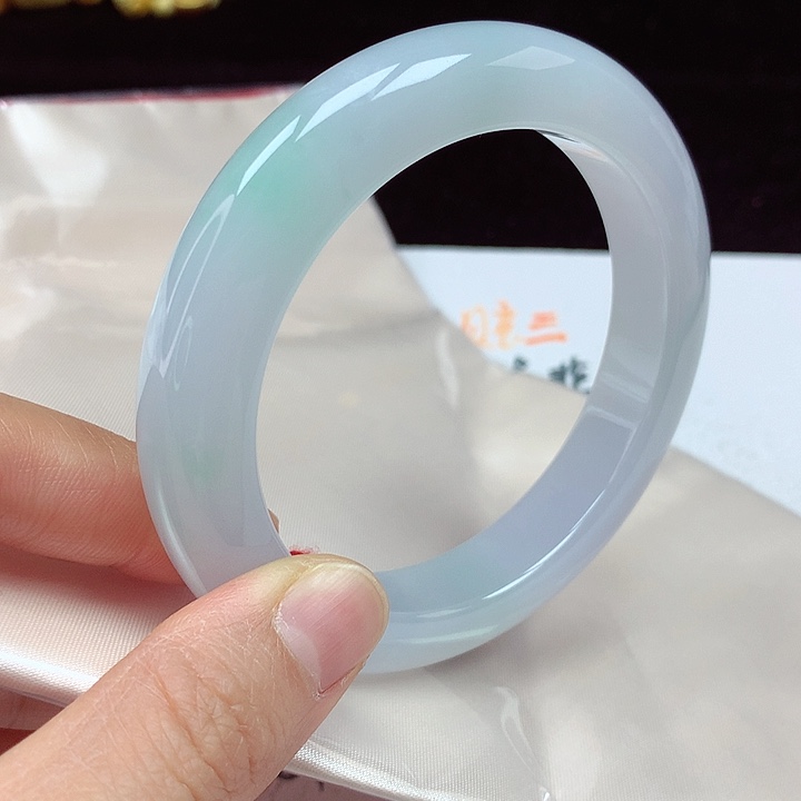 未镶嵌手镯翡翠59圈泥鳅背