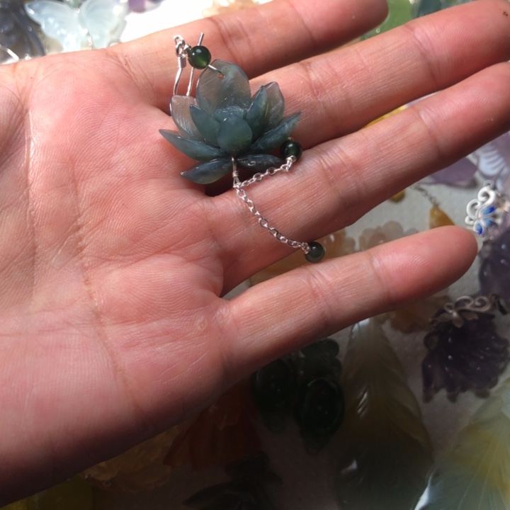 花***月蛇纹石玉未镶嵌耳坠