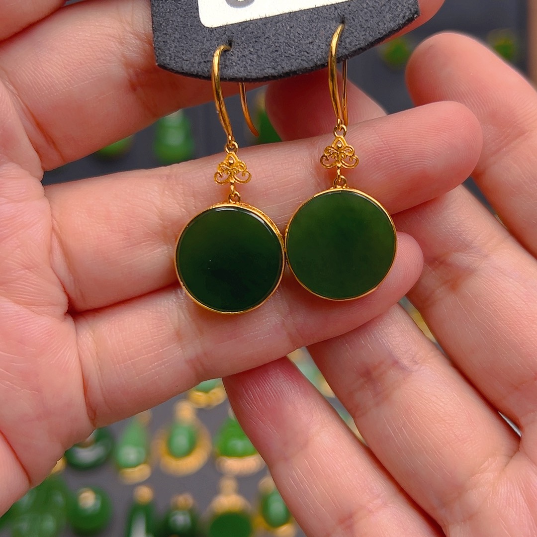 和田玉18K金镶嵌耳饰