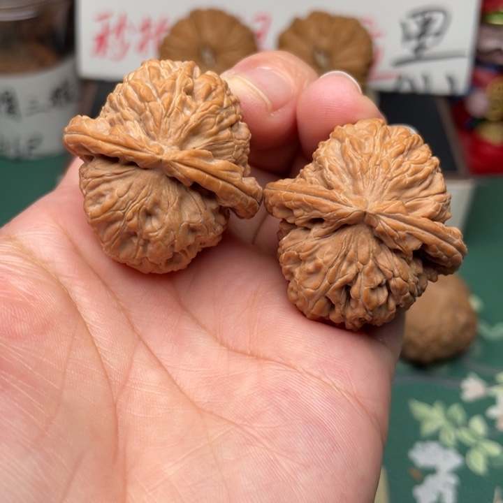 【闪购商品】文玩核桃吊坠36全品白狮子