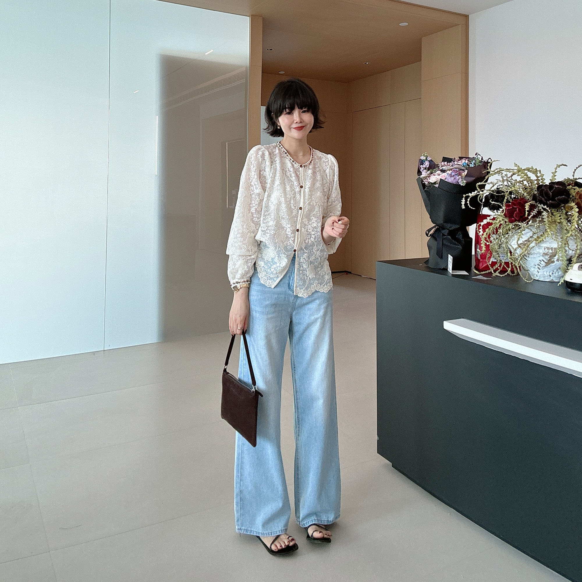 春季高腰窄版宽松直筒牛仔裤设计感蕾丝拼接长裤