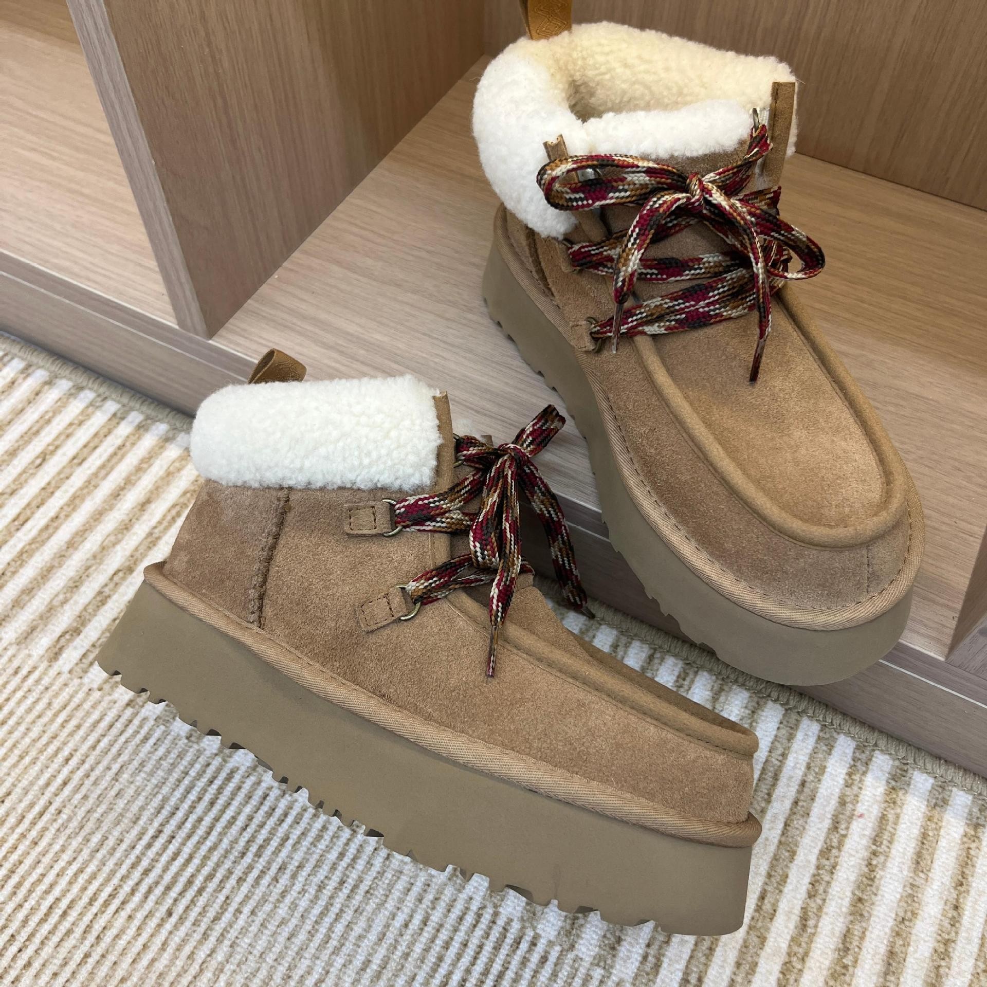 【芙卡拉全新未拆封】桑坡雪地靴秋冬短筒靴羊皮毛一体一脚蹬毛毛鞋