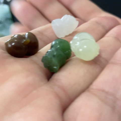 和田玉颈饰未镶嵌瘪*子