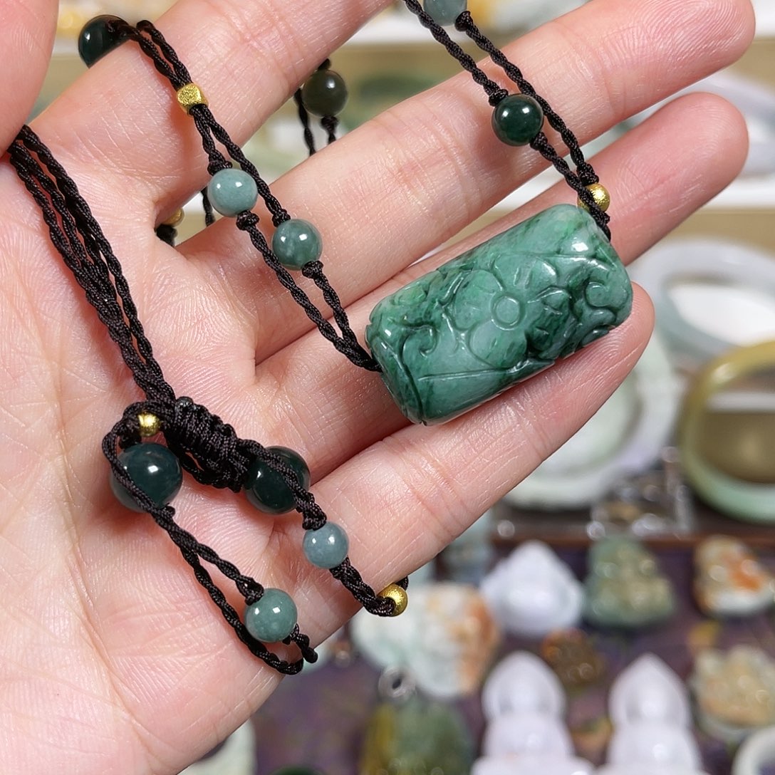 翡翠未镶嵌手链吊坠