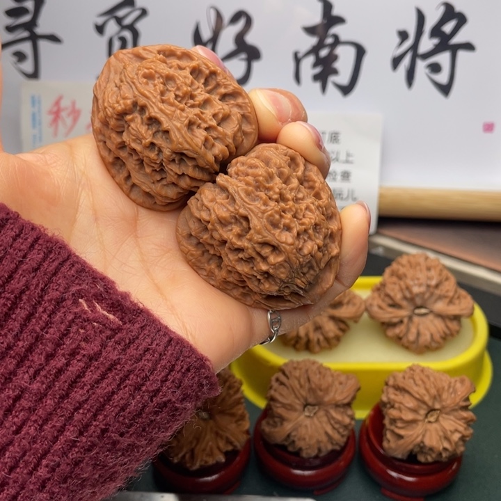 文玩核桃吊坠J***M42尺三角高炮