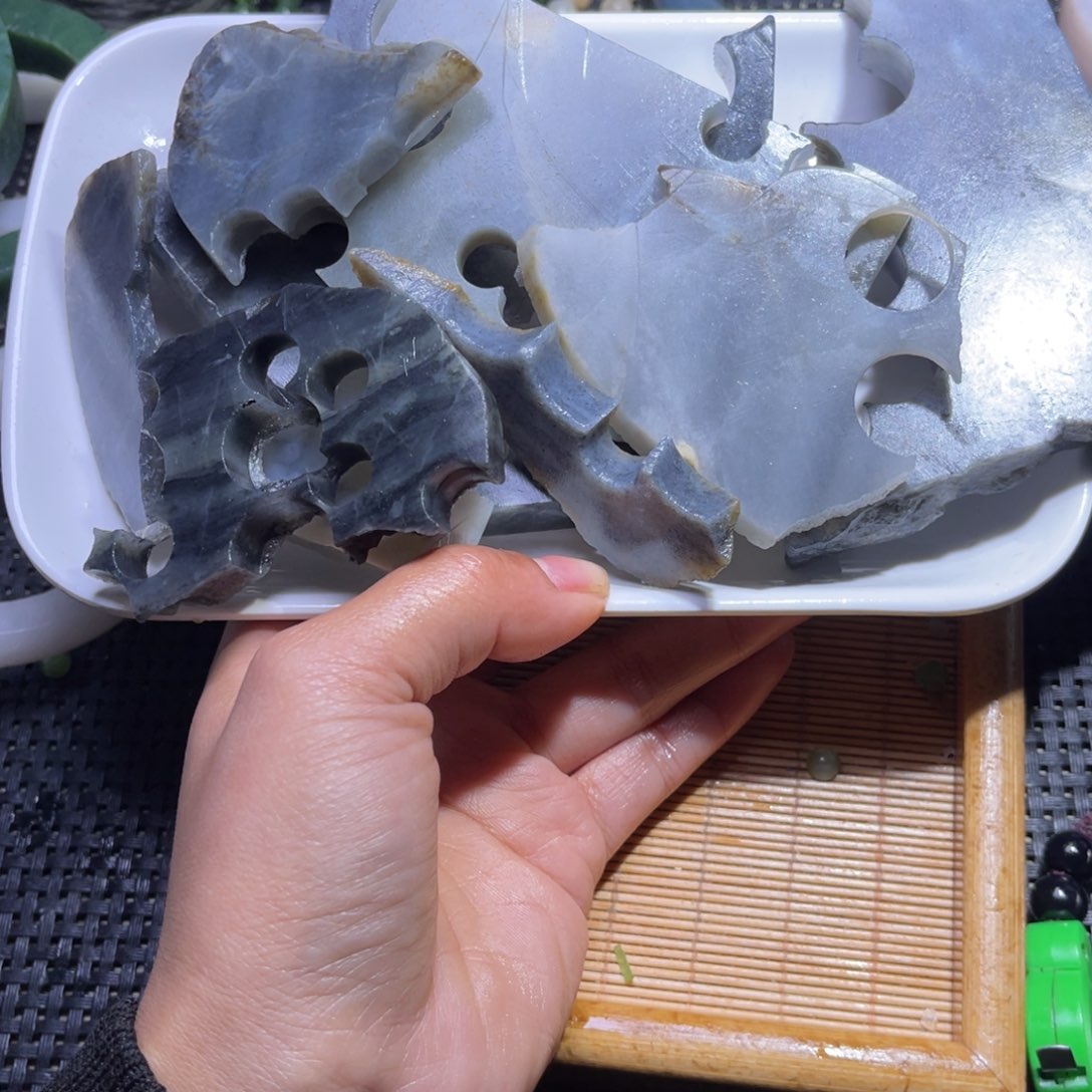 未镶嵌和田玉车挂