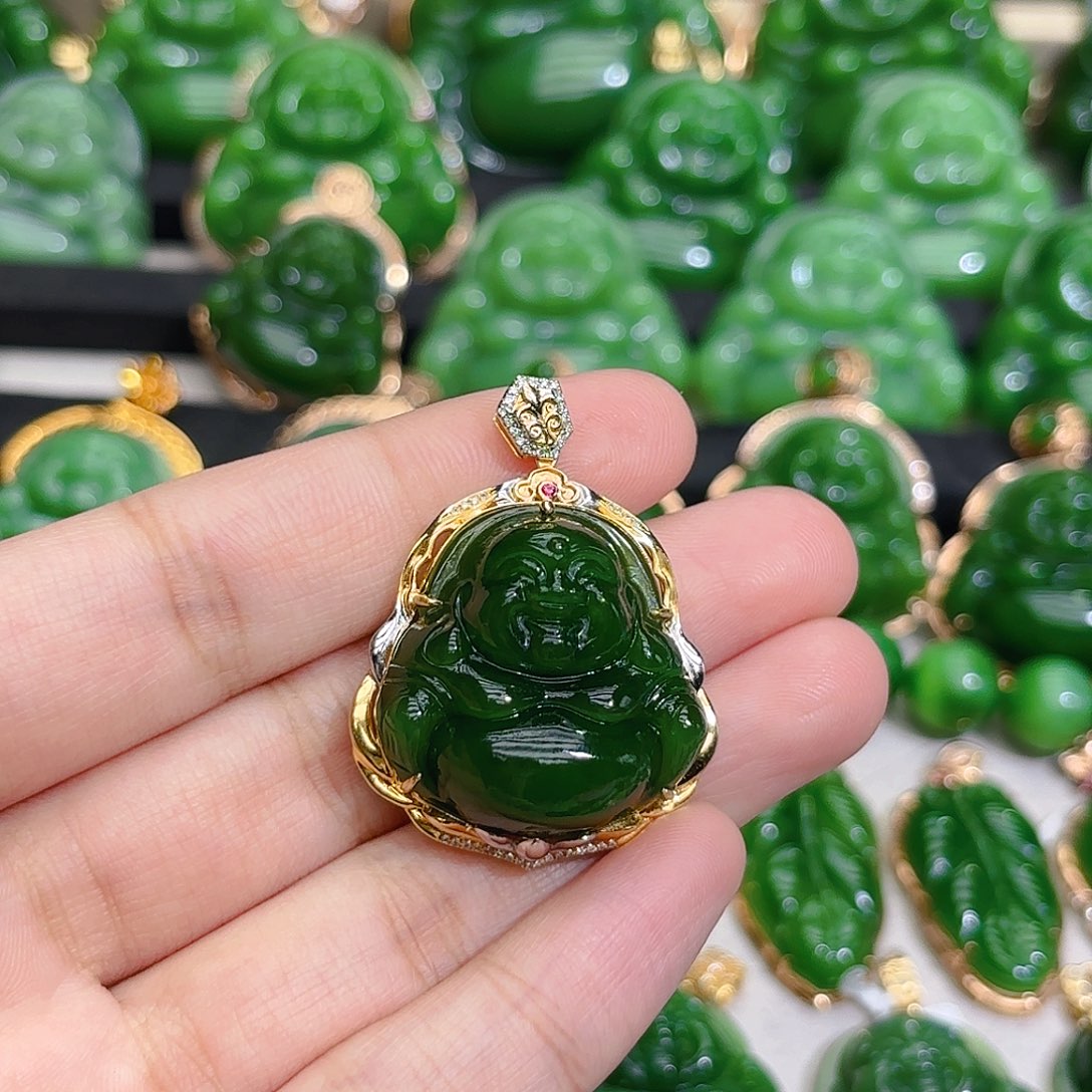 和田玉（碧玉）颈饰18K金镶嵌