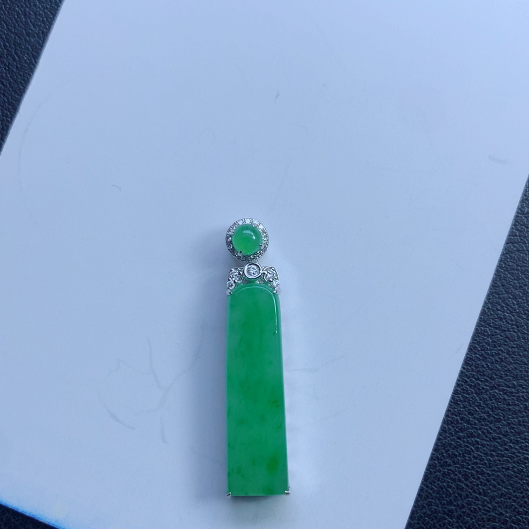 颈饰未镶嵌翡翠无事牌