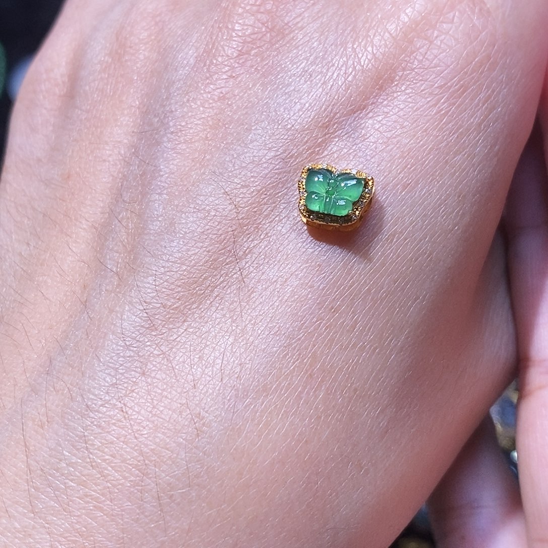 吊坠(不含链)18K金镶嵌翡翠