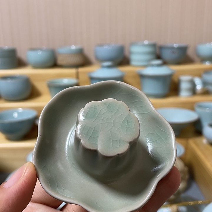 陶瓷杯子微瑕仿古绿釉