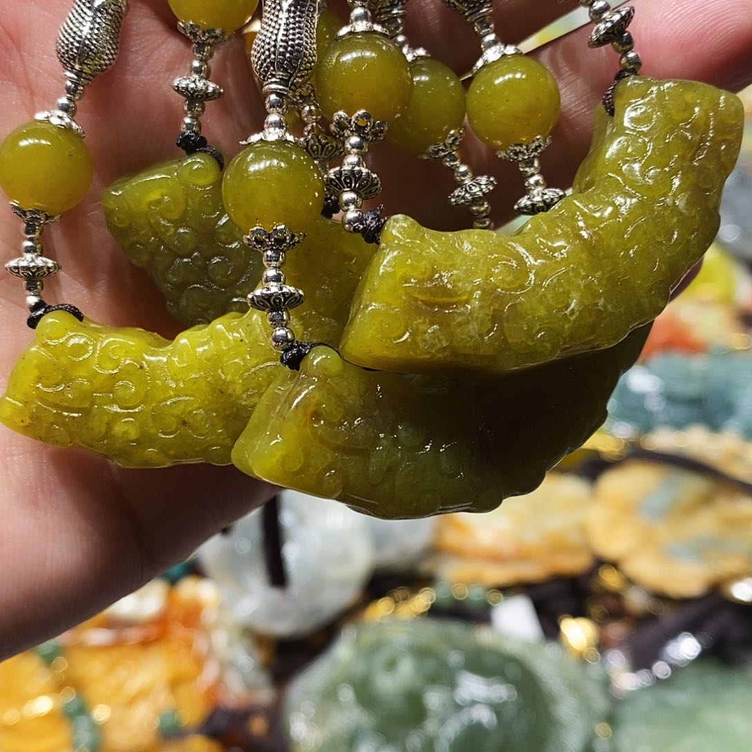 未镶嵌岫玉毛衣链