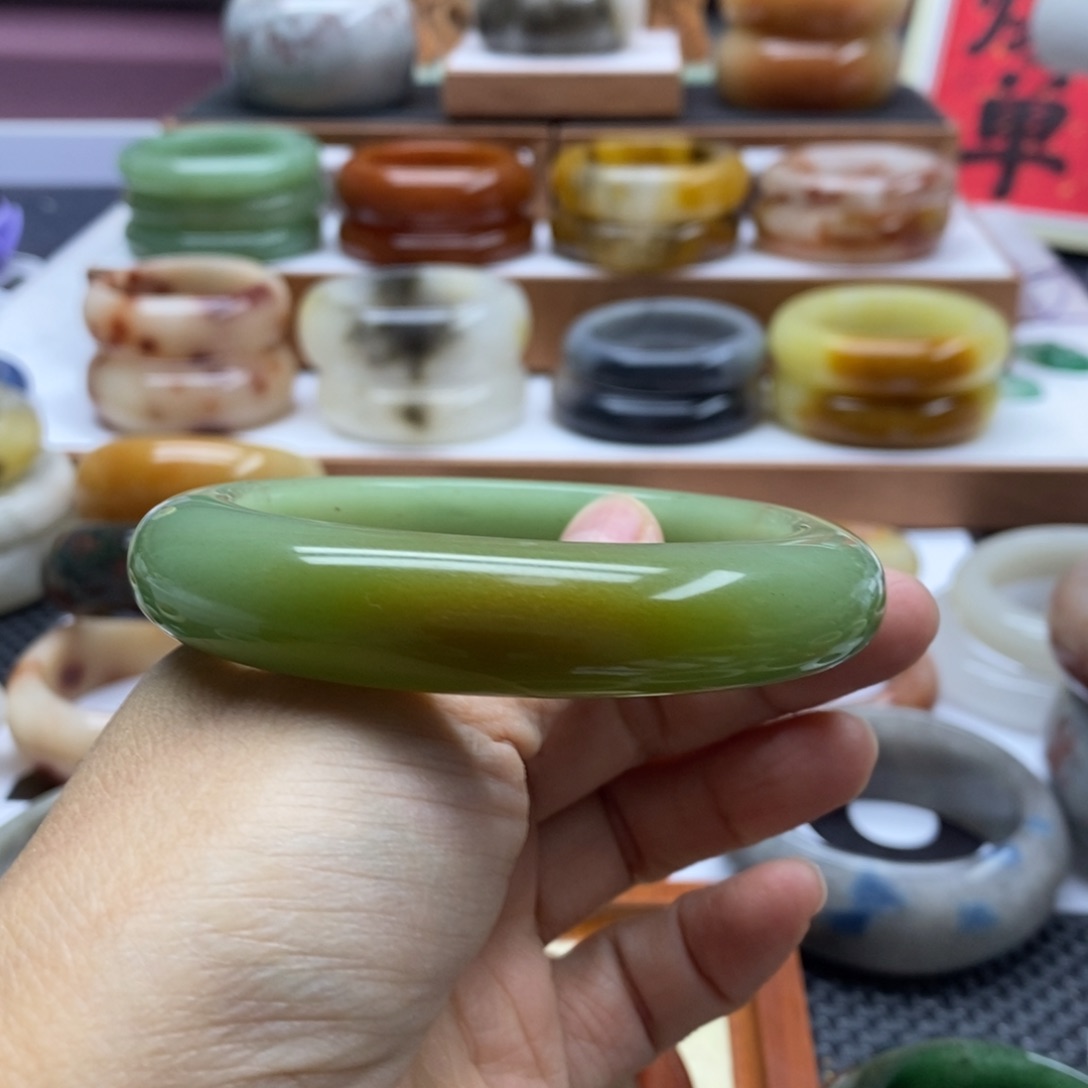 石英质玉手镯未镶嵌Q*