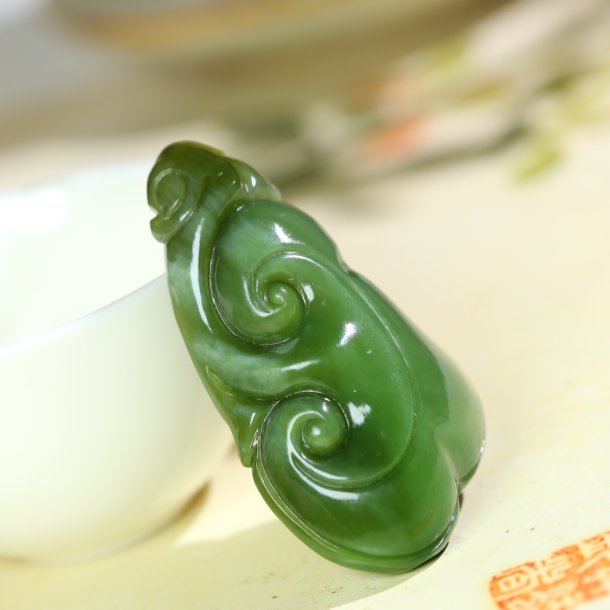 俄罗斯碧玉万事如意挂件玉质温润细腻緑色巧雕精品百搭时尚