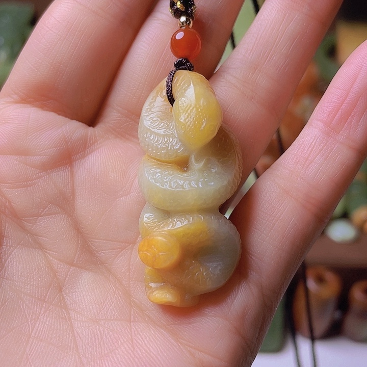 未镶嵌手串岫岩河磨玉（透闪石质玉）