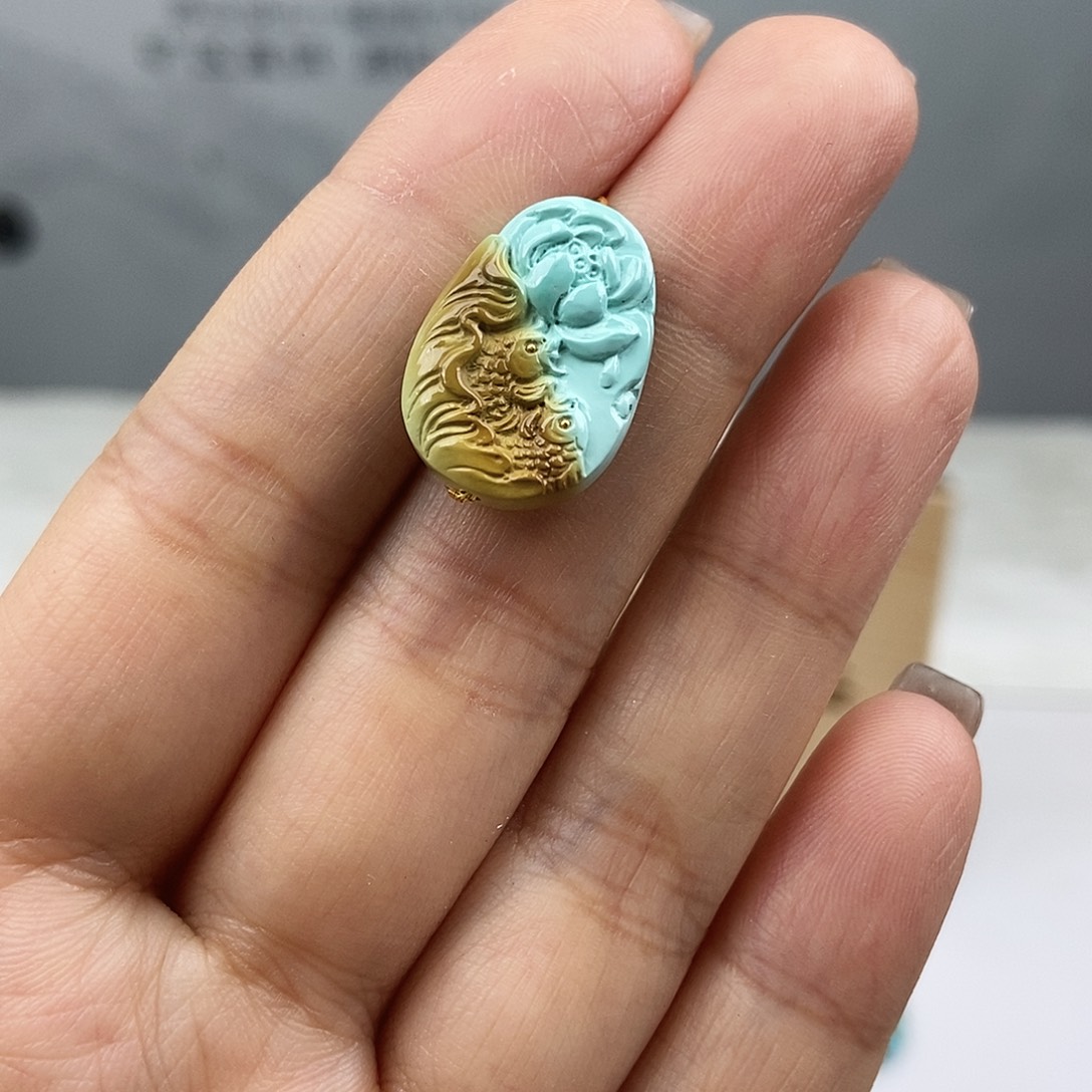 绿松石未镶嵌珠宝奇石