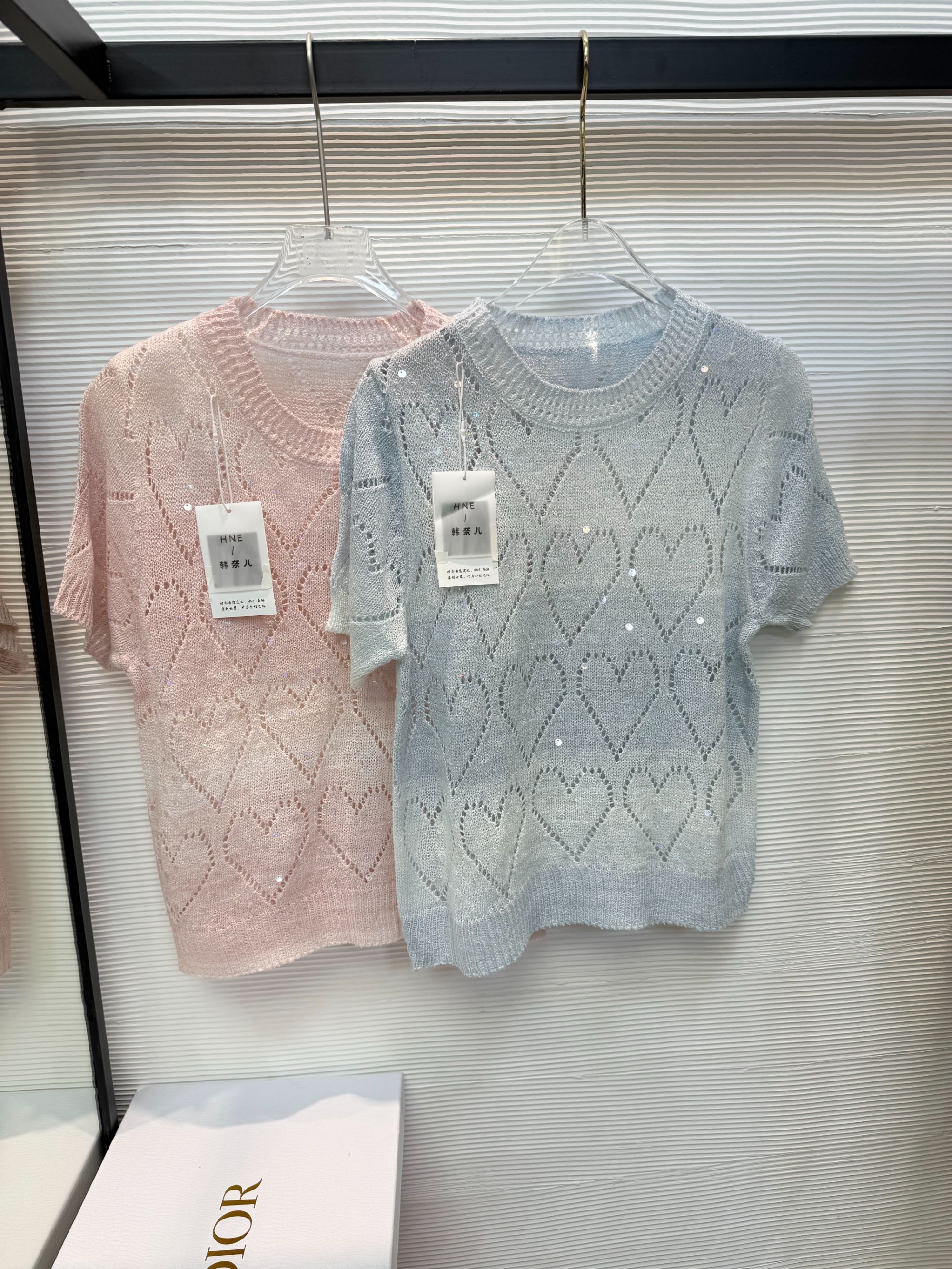 918#爱心镂空渐变色短袖冰丝针织衫女夏季高级感亮片宽松T恤上衣