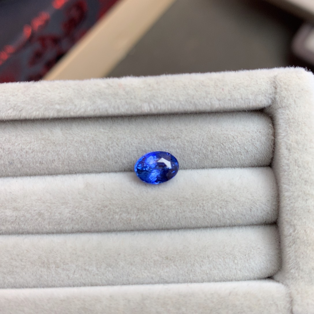 蓝宝石裸石未镶嵌1.01克拉矢车菊