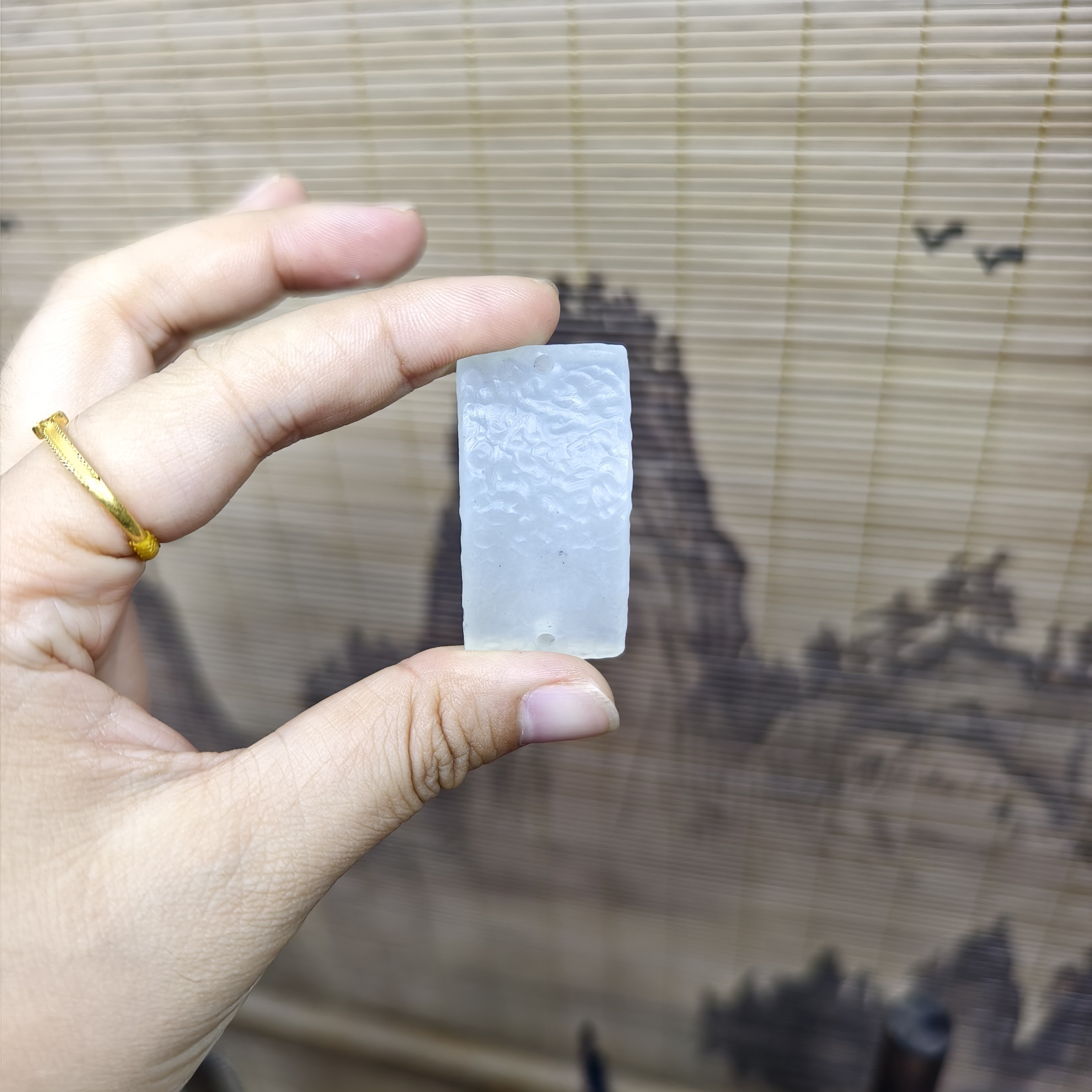 纯天然岫玉手工雕刻花玉白冰手牌简约大方