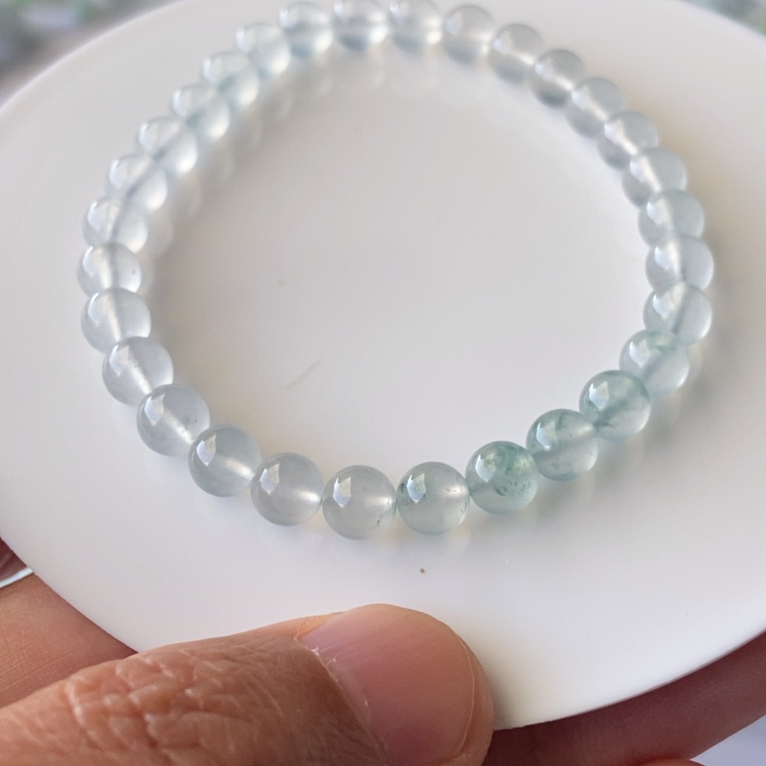 那***又翡翠散珠翡翠手串珠链工厂自己生产的