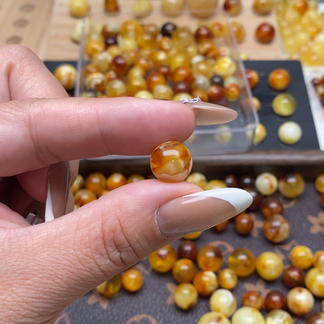 茜***.琥珀未镶嵌珠宝奇石蜜蜡