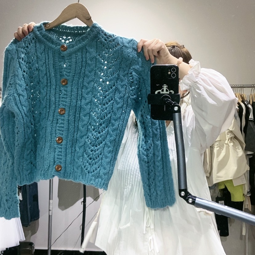 【闪购商品】湖蓝毛衣