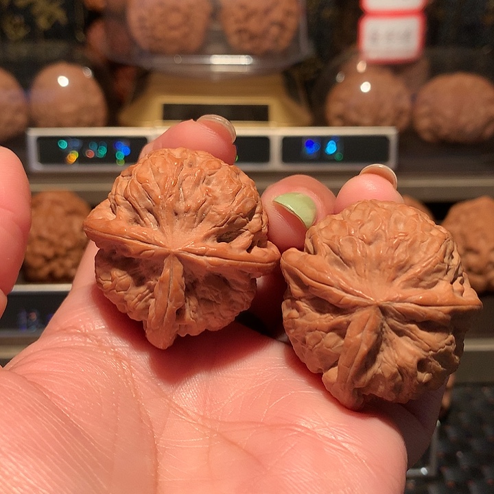 文玩核桃把件雪狮