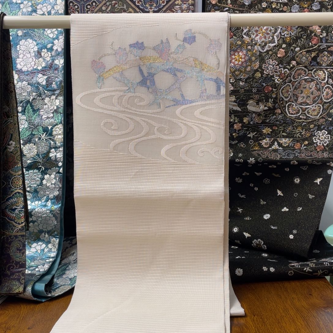 织绣稀底缂丝全新