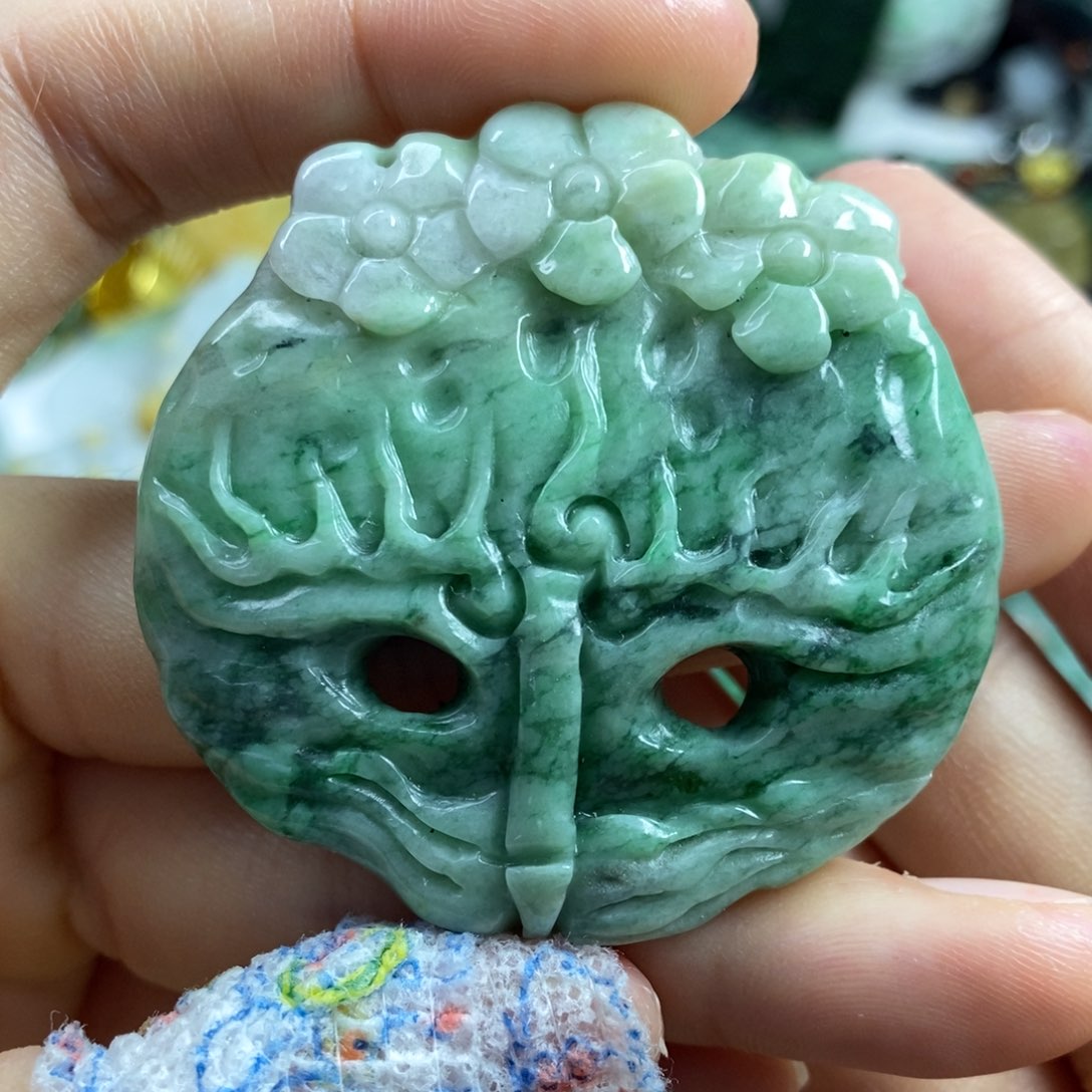 翡翠颈饰未镶嵌吊坠