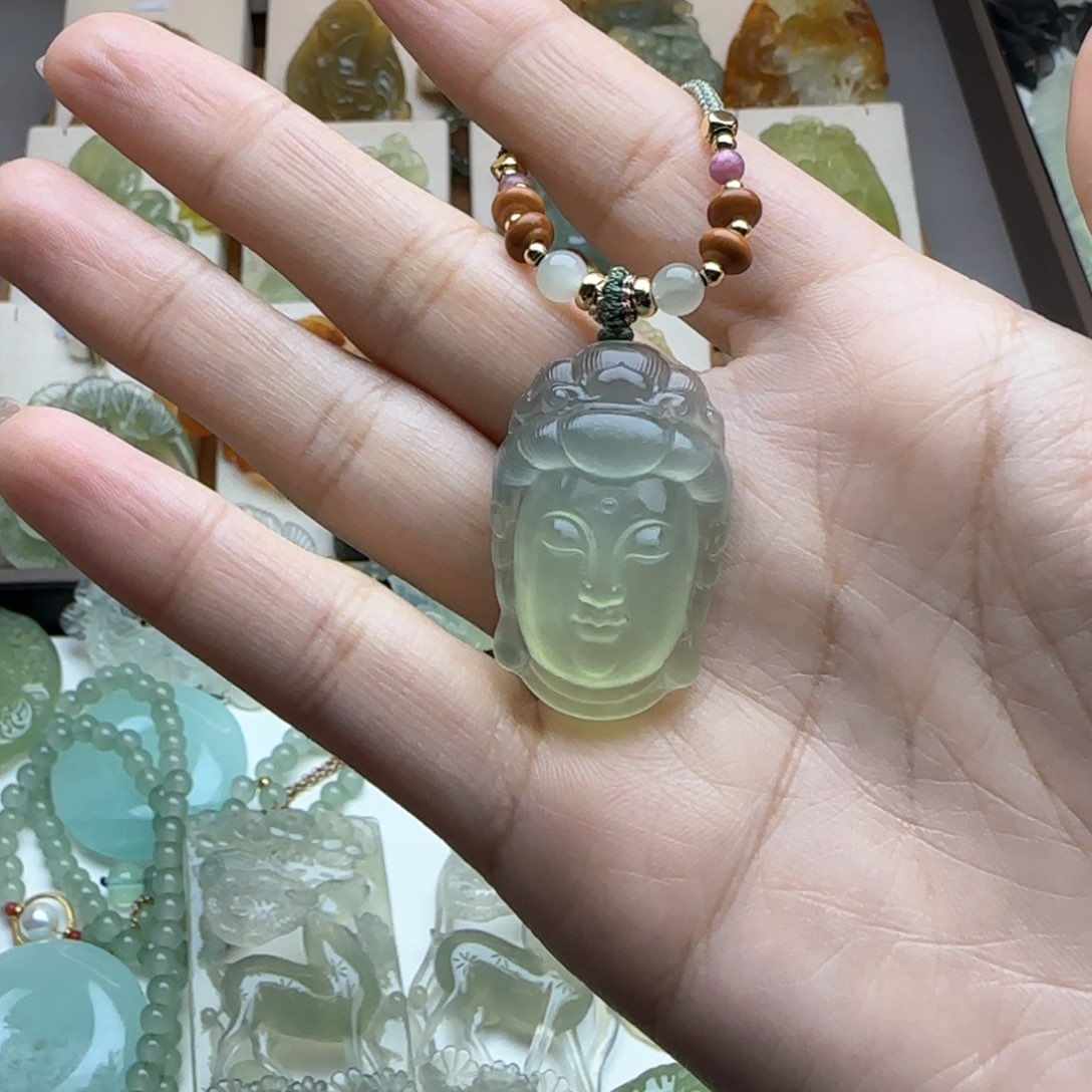 蛇纹石玉颈饰未镶嵌