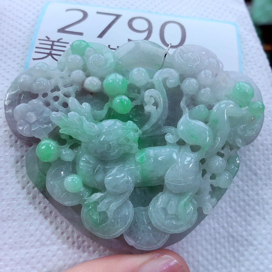 吊坠(不含链)未镶嵌翡翠