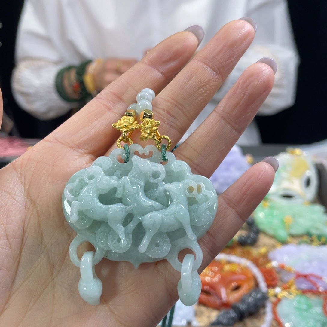 翡翠颈饰未镶嵌代编织