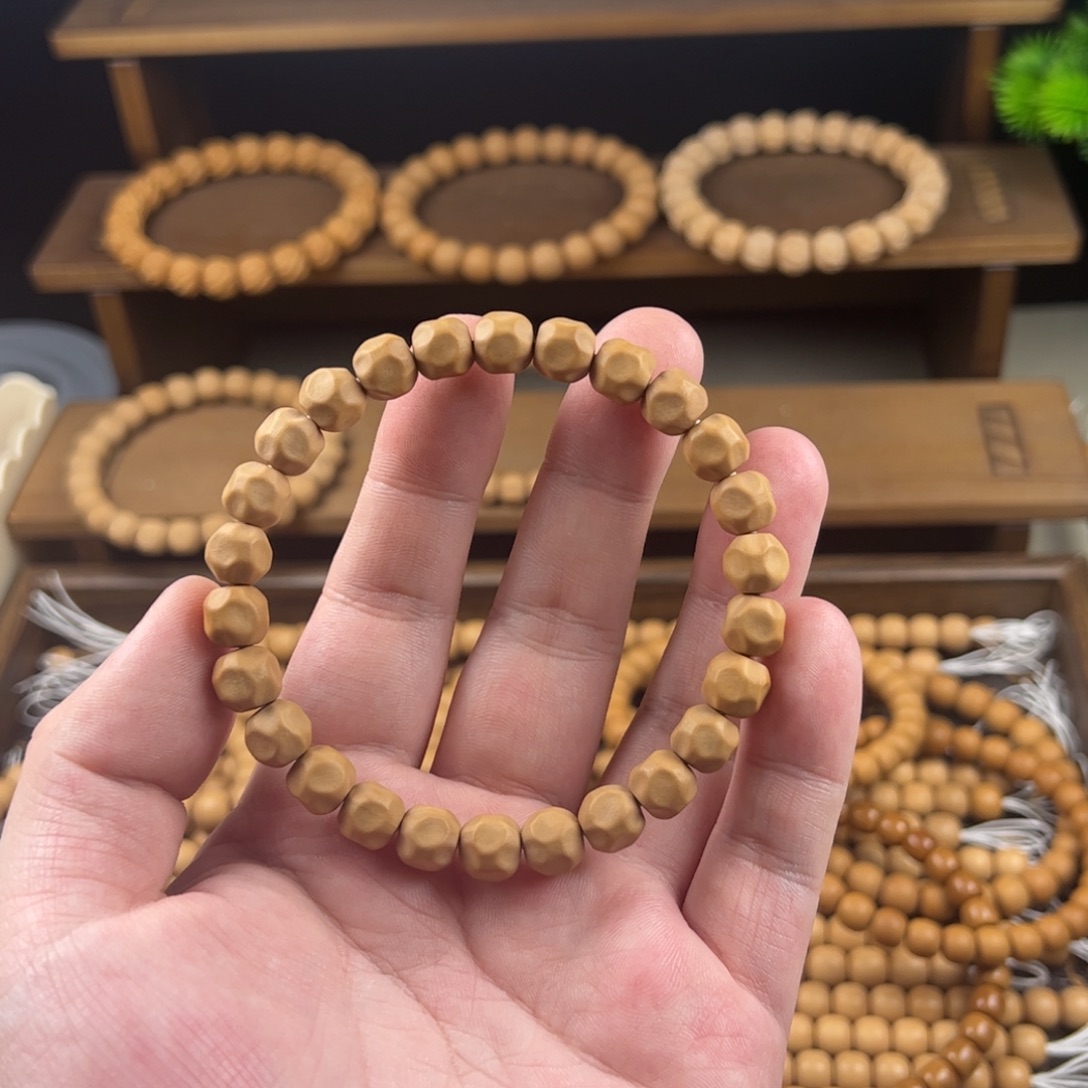 -***️猴头核桃吊坠全品奶酪8+