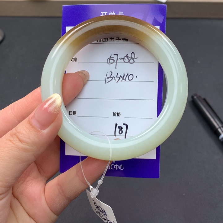 和田玉（糖玉）手镯未镶嵌