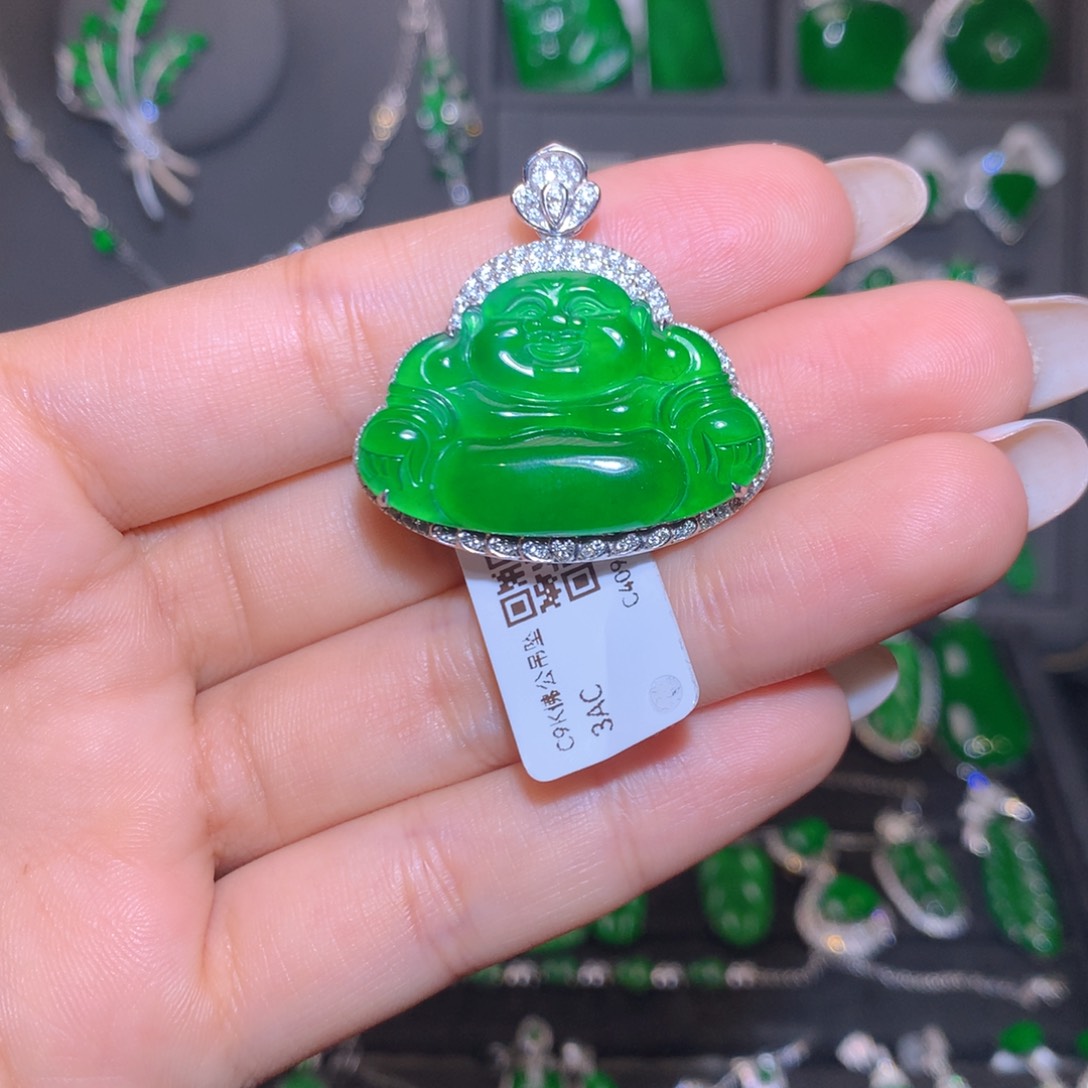 颈饰9K金镶嵌翡翠佛公