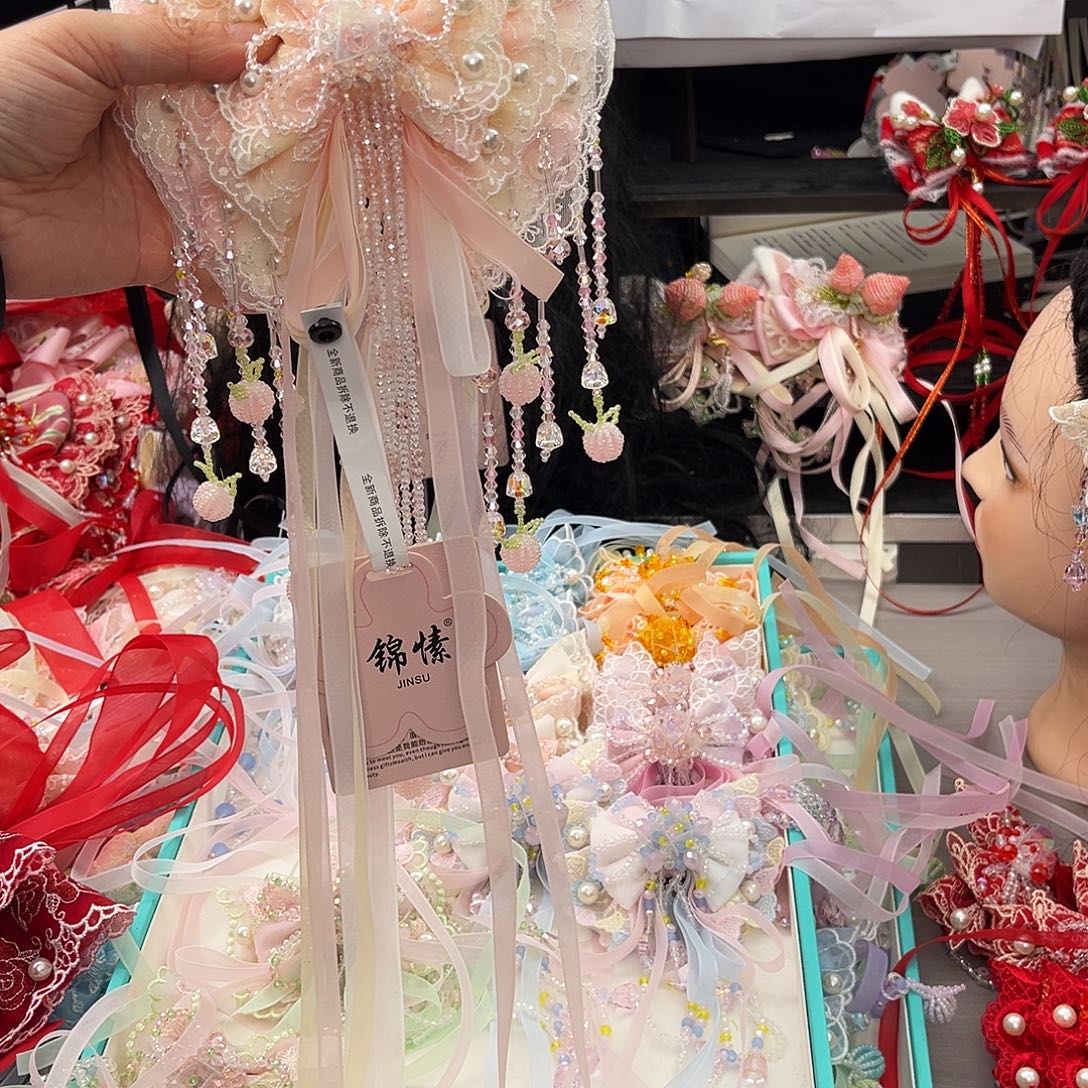 布艺非金属水蜜桃中弹