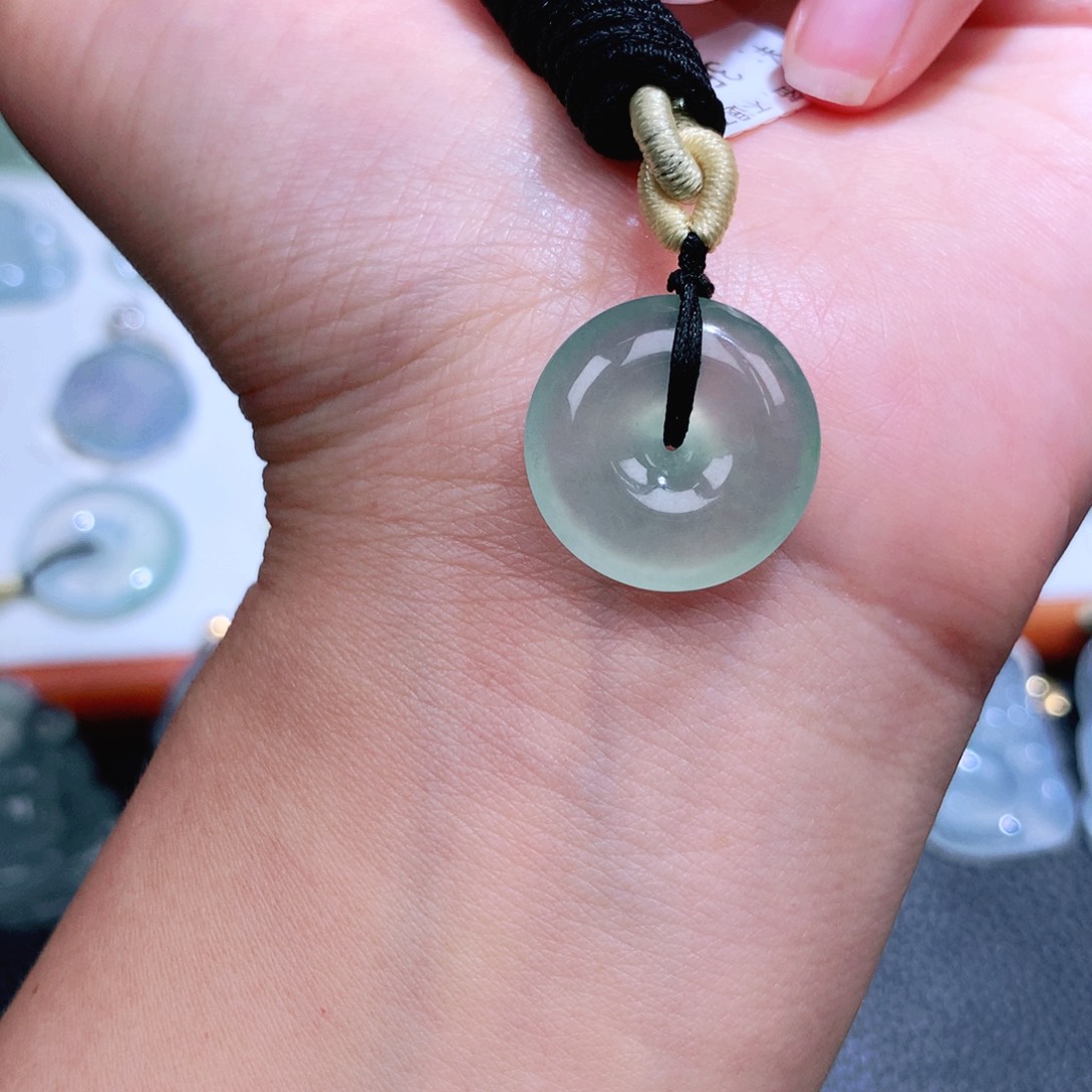 翡翠未镶嵌颈饰扣子