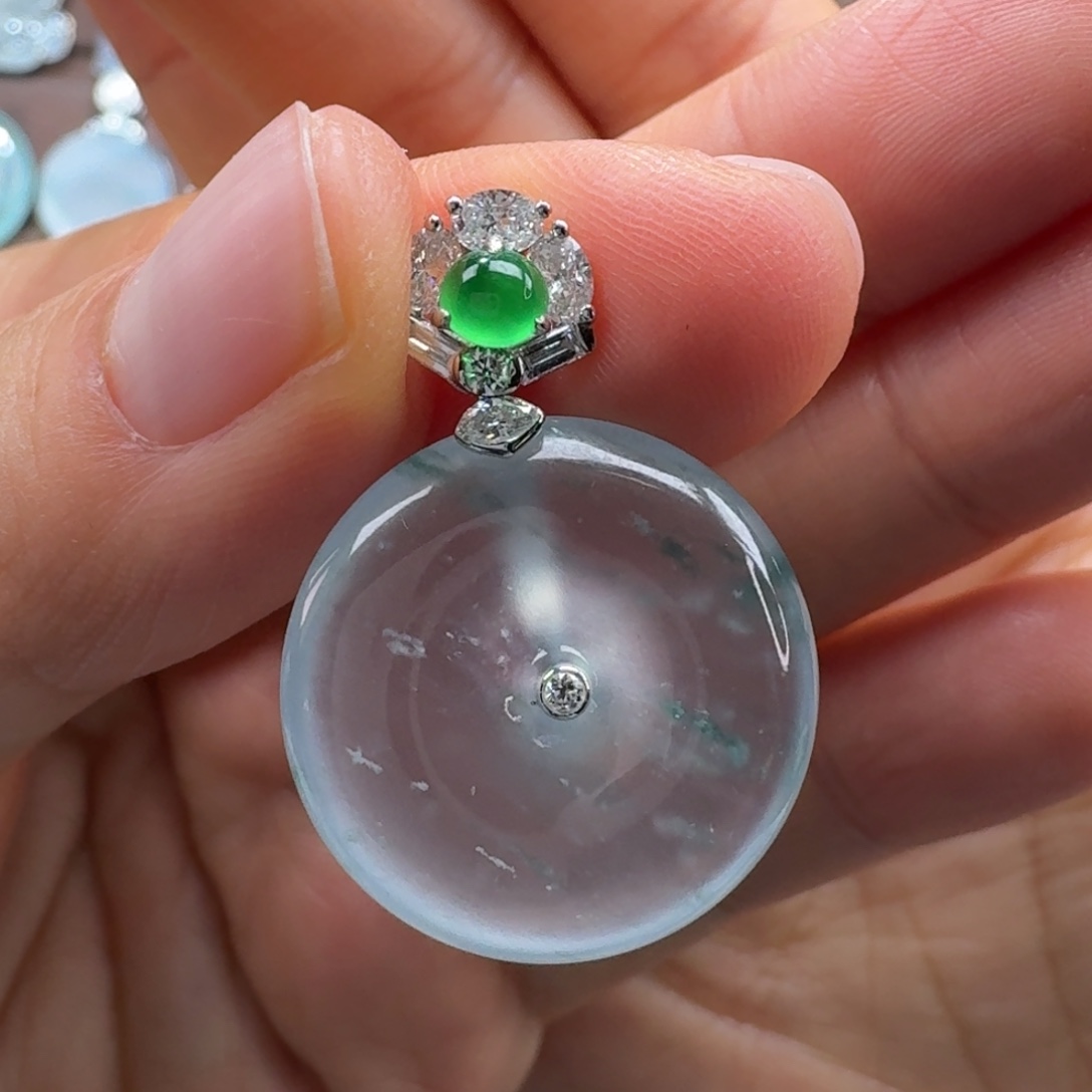 翡翠18K金镶嵌吊坠(不含链)玻璃种蓝钢平安扣