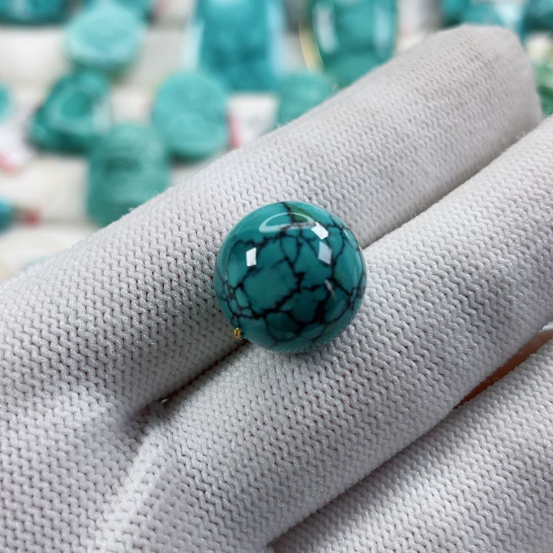 绿松石颈饰未镶嵌